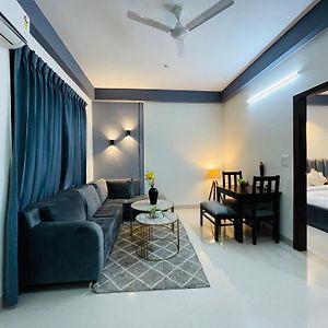 Serviced Apartment Near Medanta By Bedchambers